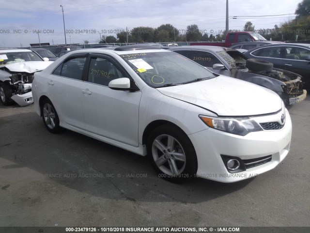 4T1BF1FK6EU402395 - 2014 TOYOTA CAMRY L/SE/LE/XLE 白色 照片 1