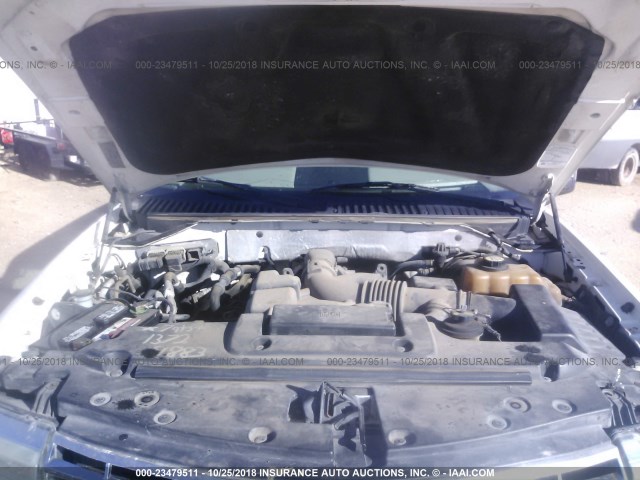 5LMFU27507LJ02119 - 2007 LINCOLN NAVIGATOR Biały zdjęcie 10