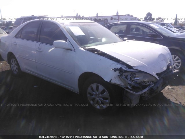 4T1BE32KX5U429510 - 2005 TOYOTA CAMRY LE/XLE/SE WHITE photo 1