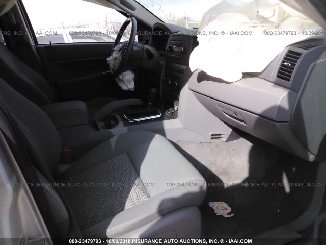 1J8GR48K97C681715 - 2007 JEEP GRAND CHEROKEE LAREDO/COLUMBIA/FREEDOM 银色 照片 5