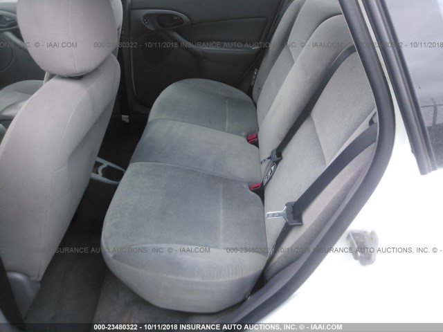 1FAFP36352W342722 - 2002 FORD FOCUS SE/SE COMFORT/ZTW/SE SPOR WHITE photo 8