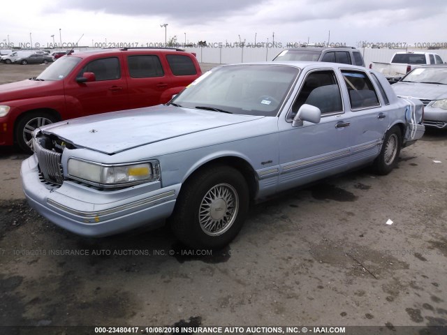 1LNLM82W6VY734549 - 1997 LINCOLN TOWN CAR SIGNATURE/TOURING BLUE photo 2