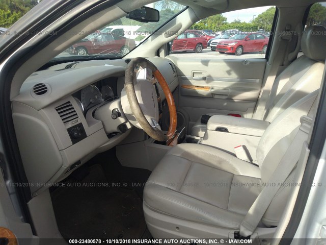 1A8HX58248F152544 - 2008 CHRYSLER ASPEN LIMITED SILVER photo 5