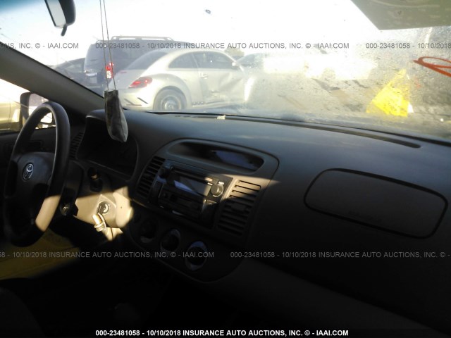 4T1BE32K94U896898 - 2004 TOYOTA CAMRY LE/XLE/SE BLUE photo 5