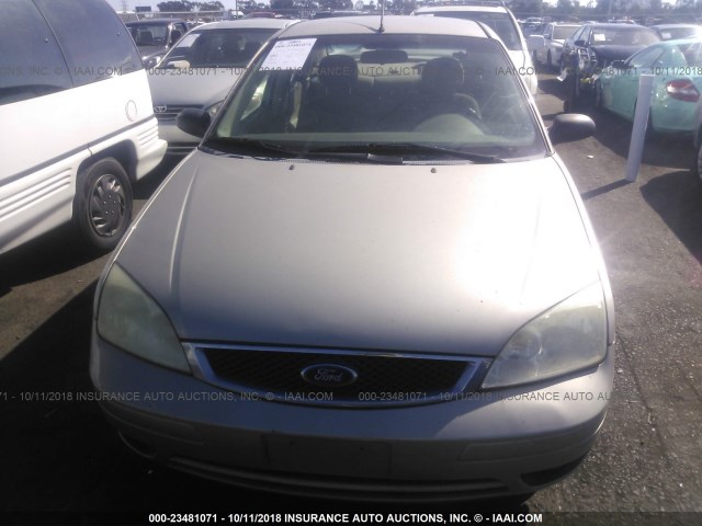 1FAFP34NX7W111424 - 2007 FORD FOCUS ZX4/S/SE/SES ოქროსფერი ფოტო 6