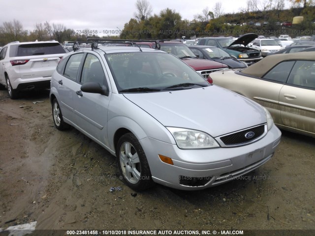 1FAFP37N77W330983 - 2007 FORD FOCUS ZX5/S/SE/SES 银色 照片 1