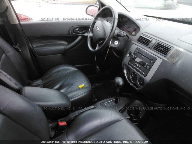 1FAFP37N77W330983 - 2007 FORD FOCUS ZX5/S/SE/SES 银色 照片 5