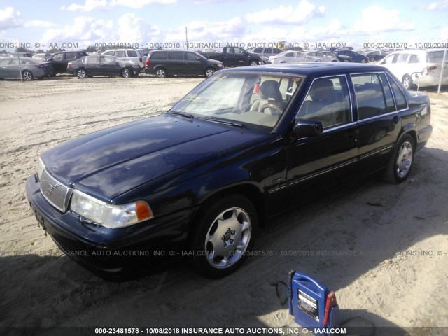 YV1KS9600W1133563 - 1998 VOLVO S90 Azul oscuro foto 2