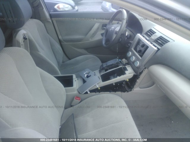 4T1BE46K99U798042 - 2009 TOYOTA CAMRY SE/LE/XLE 灰色 照片 5