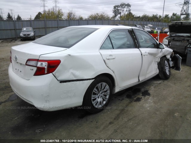 4T1BF1FK2DU240652 - 2013 TOYOTA CAMRY L/SE/LE/XLE 白色 照片 4