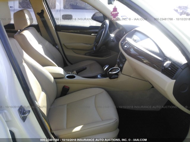 WBAVM1C53EVW51153 - 2014 BMW X1 SDRIVE28I WHITE photo 5