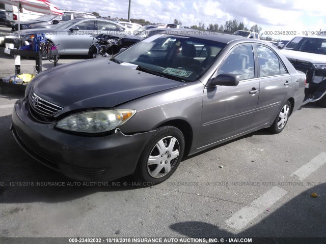 4T1BE32KX5U588575 - 2005 TOYOTA CAMRY LE/XLE/SE Boz foto 2