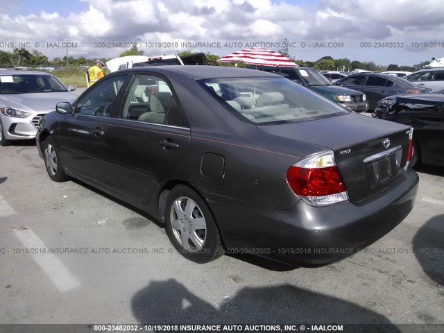 4T1BE32KX5U588575 - 2005 TOYOTA CAMRY LE/XLE/SE Boz foto 3