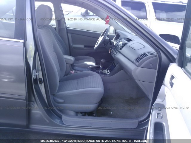 4T1BE32KX5U588575 - 2005 TOYOTA CAMRY LE/XLE/SE Boz foto 5