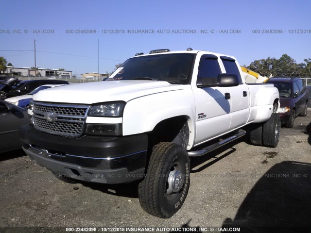 1GCJK33235F932419 - 2005 CHEVROLET SILVERADO K3500 WHITE photo 2