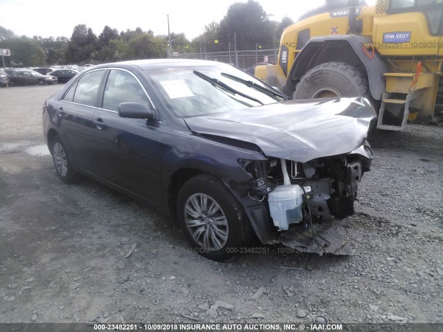 4T1BF3EK4AU568356 - 2010 TOYOTA CAMRY SE/LE/XLE ნაცრისფერი ფოტო 1