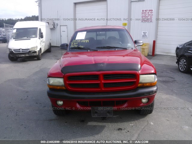 1B7GG2AN1YS598762 - 2000 DODGE DAKOTA QUAD RED photo 6