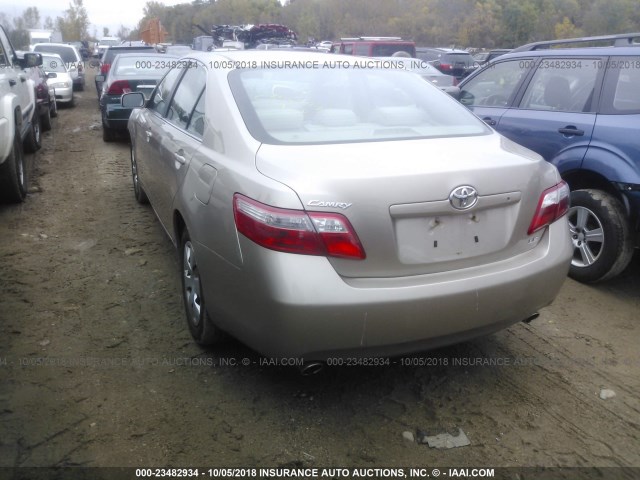 4T1BK46K27U048777 - 2007 TOYOTA CAMRY NEW GENERAT LE/XLE/SE TAN photo 3