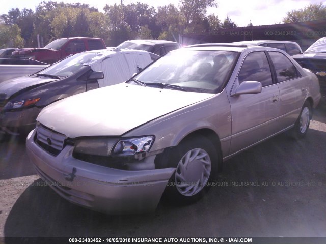 JT2BF22K5V0005115 - 1997 TOYOTA CAMRY LE/XLE TAN photo 2