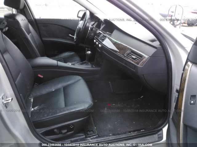 WBANF33596CS36552 - 2006 BMW 525 XI SILVER photo 5