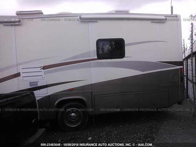 5B4MP67G053398681 - 2005 WORKHORSE CUSTOM CHASSIS MOTORHOME CHASSIS W22 Unknown photo 3