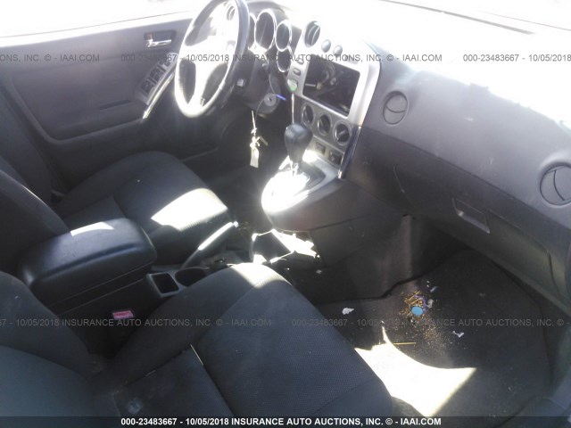 2T1KR32EX3C071242 - 2003 TOYOTA COROLLA MATRIX XR SILVER photo 5