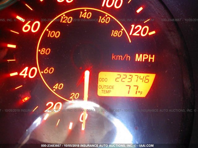 2T1KR32EX3C071242 - 2003 TOYOTA COROLLA MATRIX XR SILVER photo 7