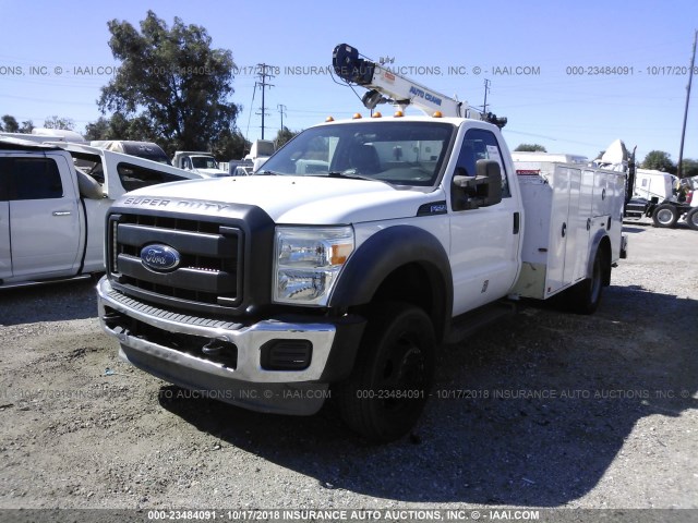 1FDUF5GY2CEA70790 - 2012 FORD F550 SUPER DUTY WHITE photo 2