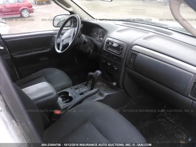 1J4GW48S44C241343 - 2004 JEEP GRAND CHEROKEE LAREDO/COLUMBIA/FREEDOM SILVER photo 5