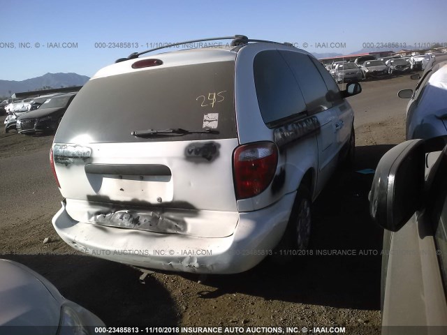 1C4GJ253X2B604320 - 2002 CHRYSLER VOYAGER WHITE photo 4