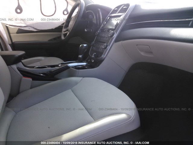 1G11C5SL6EF251392 - 2014 CHEVROLET MALIBU 1LT WHITE photo 5