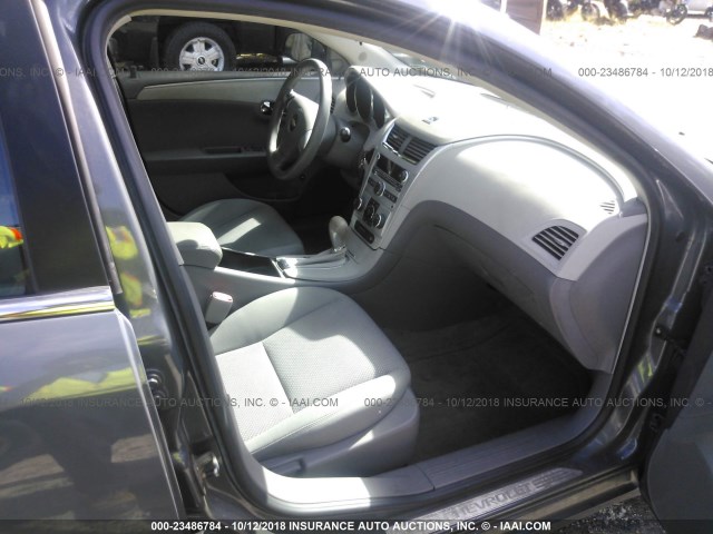1G1ZG57B684191069 - 2008 CHEVROLET MALIBU LS ნაცრისფერი ფოტო 5