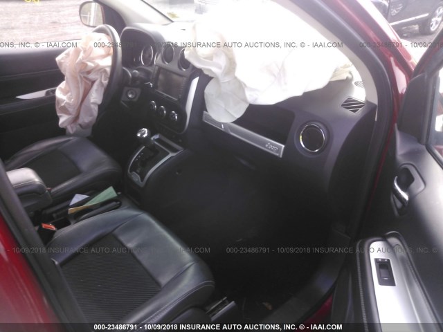 1C4NJDEB6ED660984 - 2014 JEEP COMPASS LATITUDE 栗色 照片 5