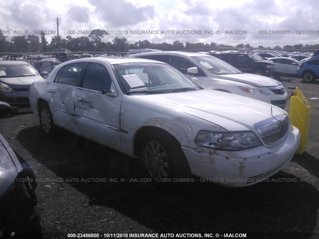 1LNHM82V56Y613199 - 2006 LINCOLN TOWN CAR SIGNATURE LIMITED WHITE photo 1