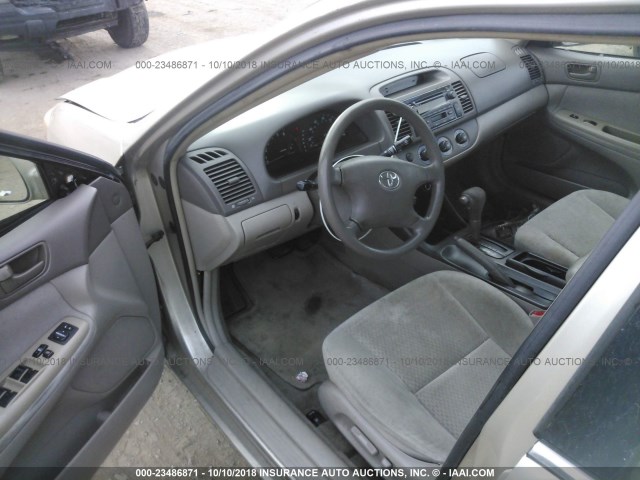 4T1BE32K02U531717 - 2002 TOYOTA CAMRY LE/XLE/SE GOLD photo 5