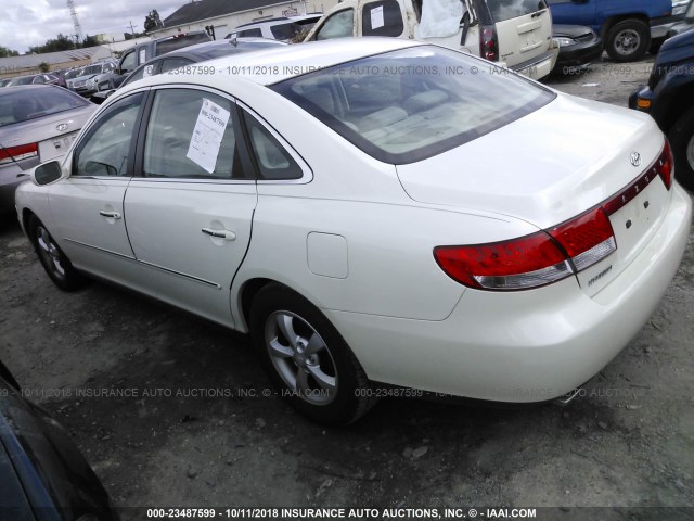 KMHFC46F96A136808 - 2006 HYUNDAI AZERA SE/LIMITED WHITE photo 3