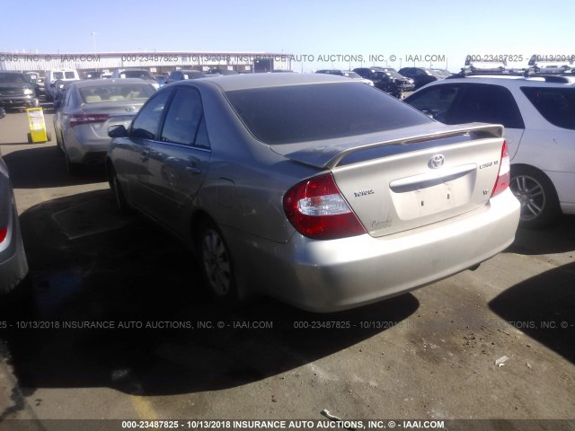4T1BF30K03U563830 - 2003 TOYOTA CAMRY LE/XLE/SE 金色 照片 3