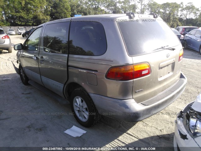 4T3ZF13C5WU052617 - 1998 TOYOTA SIENNA LE/XLE BROWN photo 3