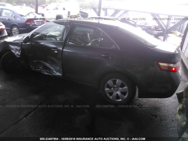 4T1BE46K09U411751 - 2009 TOYOTA CAMRY SE/LE/XLE GRAY photo 3