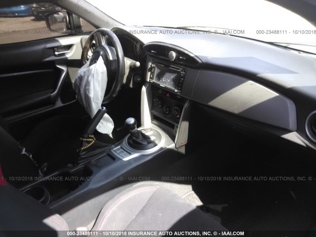 JF1ZNAA11F8701555 - 2015 TOYOTA SCION FR-S WHITE photo 5