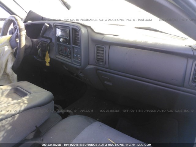 2GTEC19VX41122604 - 2004 GMC NEW SIERRA C1500 WHITE photo 5