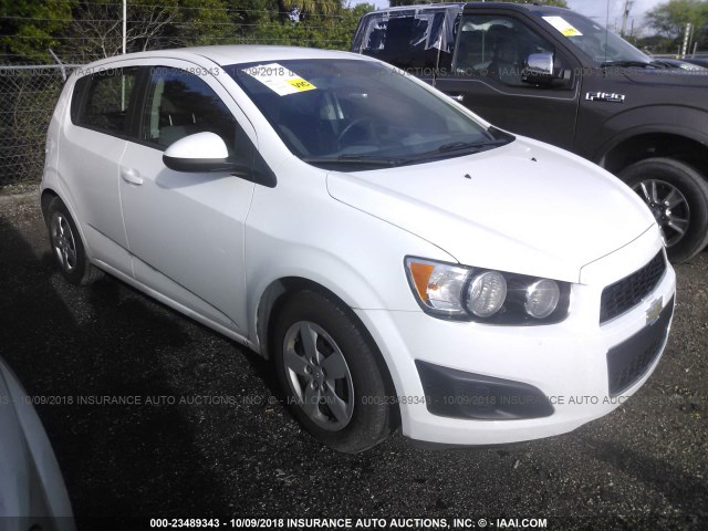 1G1JA6SH2E4185541 - 2014 CHEVROLET SONIC LS 白色 照片 1