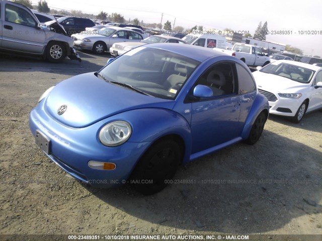 3VWBC21C2YM429831 - 2000 VOLKSWAGEN NEW BEETLE GL 蓝色 照片 2