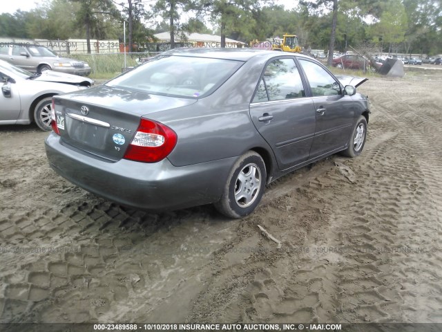 4T1BF32K52U541141 - 2002 TOYOTA CAMRY LE/XLE/SE GRAY photo 4