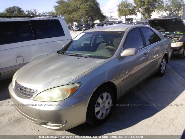 4T1BE32KX2U568001 - 2002 TOYOTA CAMRY LE/XLE/SE Champagne photo 2