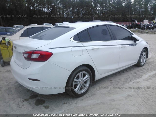 1G1BE5SM1H7212537 - 2017 CHEVROLET CRUZE LT WHITE photo 4