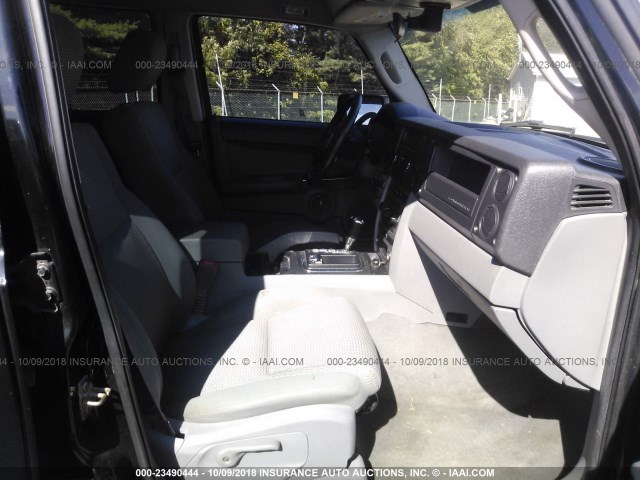 1J8HG48N96C244543 - 2006 JEEP COMMANDER შავი ფოტო 5