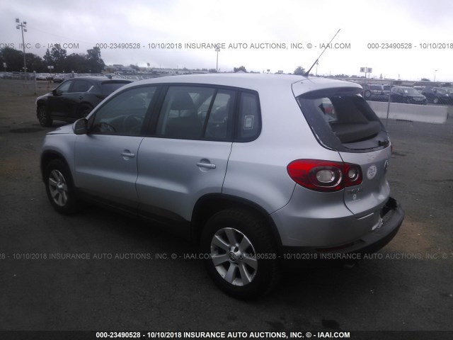 WVGAV7AX0AW000424 - 2010 VOLKSWAGEN TIGUAN S/SE/SEL SILVER photo 3