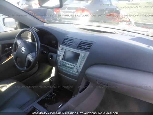 4T1BK46K98U060250 - 2008 TOYOTA CAMRY LE/XLE/SE 灰色 照片 5