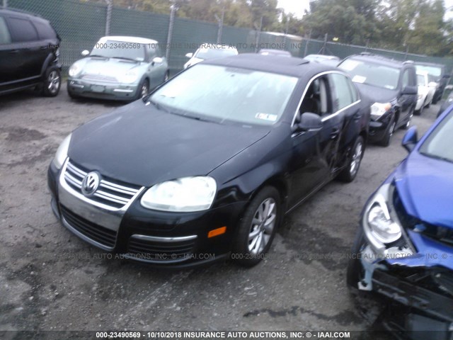 3VWRZ7AJ2AM044302 - 2010 VOLKSWAGEN JETTA SE/SEL BLACK photo 2